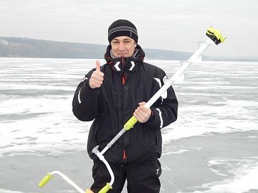 Окунь и мормышка
